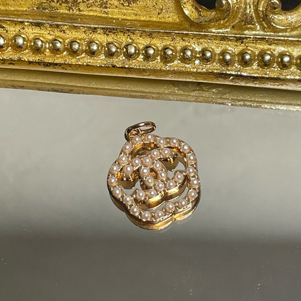 Sold CHANEL Hardware - Picture 7 of 12